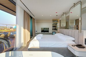 Luxury Studio, Balcony, Pool View | Desk, laptop workspace, free WiFi, wheelchair access - VENTO MARE LUXURY HOTEL (Cesme)