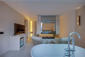 Suite studio supérieure | Bureau, espace de travail pour ordinateurs portables