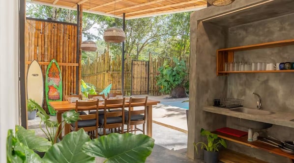 Outdoor dining - 2-Villa Combo w/ Private Pools by Beach (Provincia de Puntarenas)