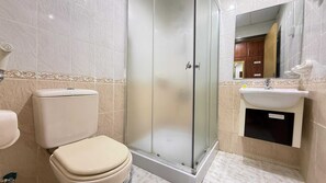 Towels, soap - Belvilla Luxury Phoenix East Beach (Dubai)