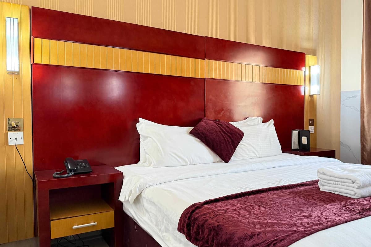Standard Single Room | Free WiFi, bed sheets