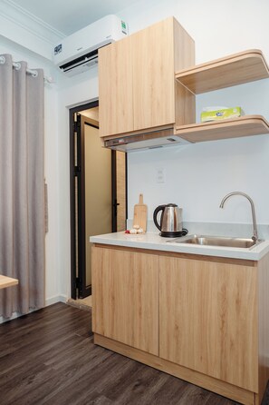 Basic Room | Dapur peribadi | Peti sejuk, tisu