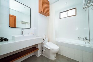 Premium Apartment, 1 Bedroom | Bathroom