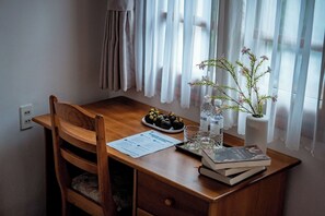 Superior Studio | Down comforters, in-room safe, desk, laptop workspace
