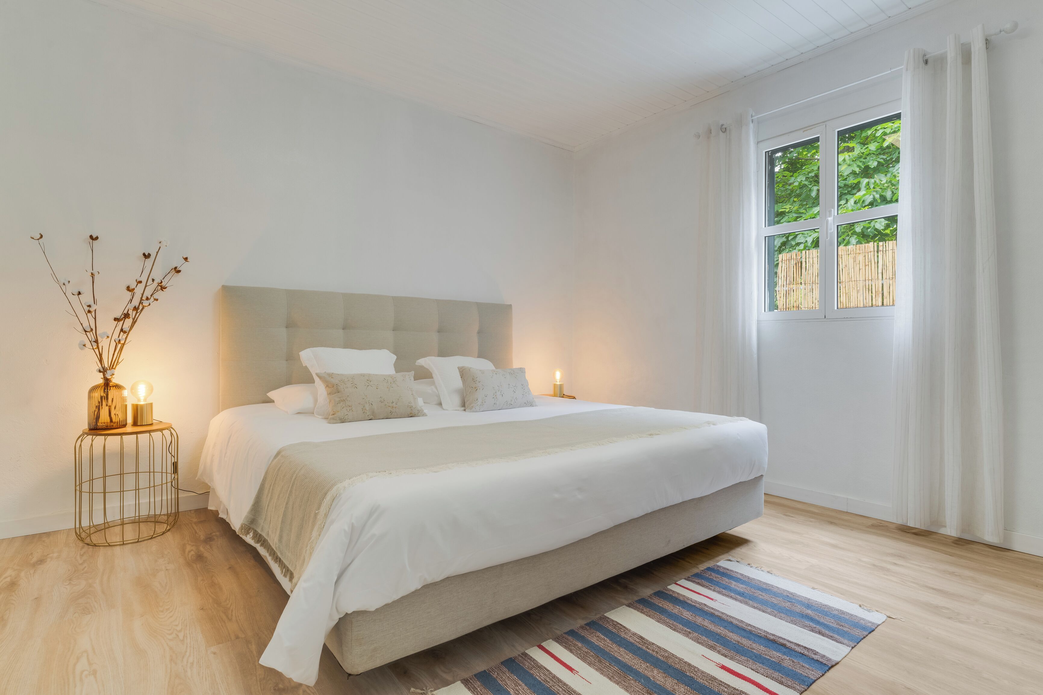 Bàn ủi/dụng cụ ủi quần áo, truy cập Internet không dây miễn phí 