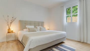 Iron/ironing board, free WiFi