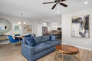 Een televisie en een dvd-speler