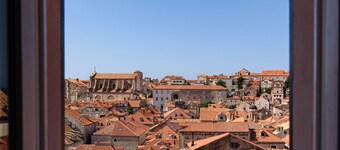 Kaleta House by DuHomes