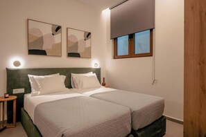 4 Schlafzimmer, Schreibtisch, Bügeleisen/Bügelbrett, Reisekinderbett