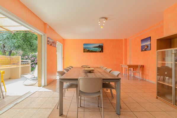 House | Dining