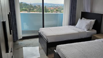 2 室のベッドルーム、アイロン / アイロン台、WiFi、ベッドシーツ