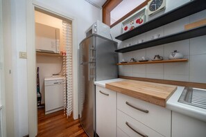 Fridge, microwave, dishwasher