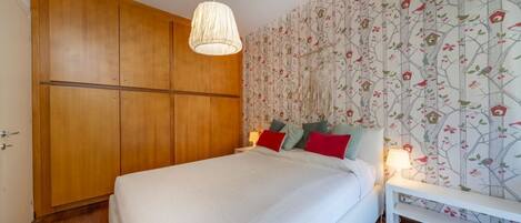 2 bedrooms, iron/ironing board