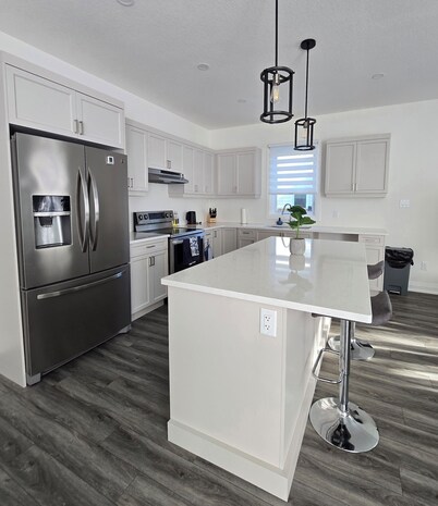 Relaxing Home Kokomo Beach Area, Sleeps 12, Pet-Friendly, Near Beach & Downtown