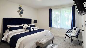 4 bedrooms, iron/ironing board, internet, bed sheets