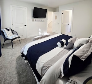 4 bedrooms, iron/ironing board, Internet, bed sheets