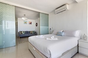 2 bedrooms, iron/ironing board, travel cot, free WiFi - Casa Catalin - Sea Views (Torremolinos)