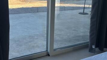 2 bedrooms, in-room safe, iron/ironing board, free WiFi