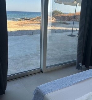 2 bedrooms, in-room safe, iron/ironing board, free WiFi