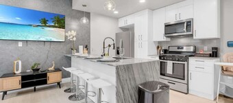 2BR Near BOK Center - Balcony, Gym, Lounge Pet OK