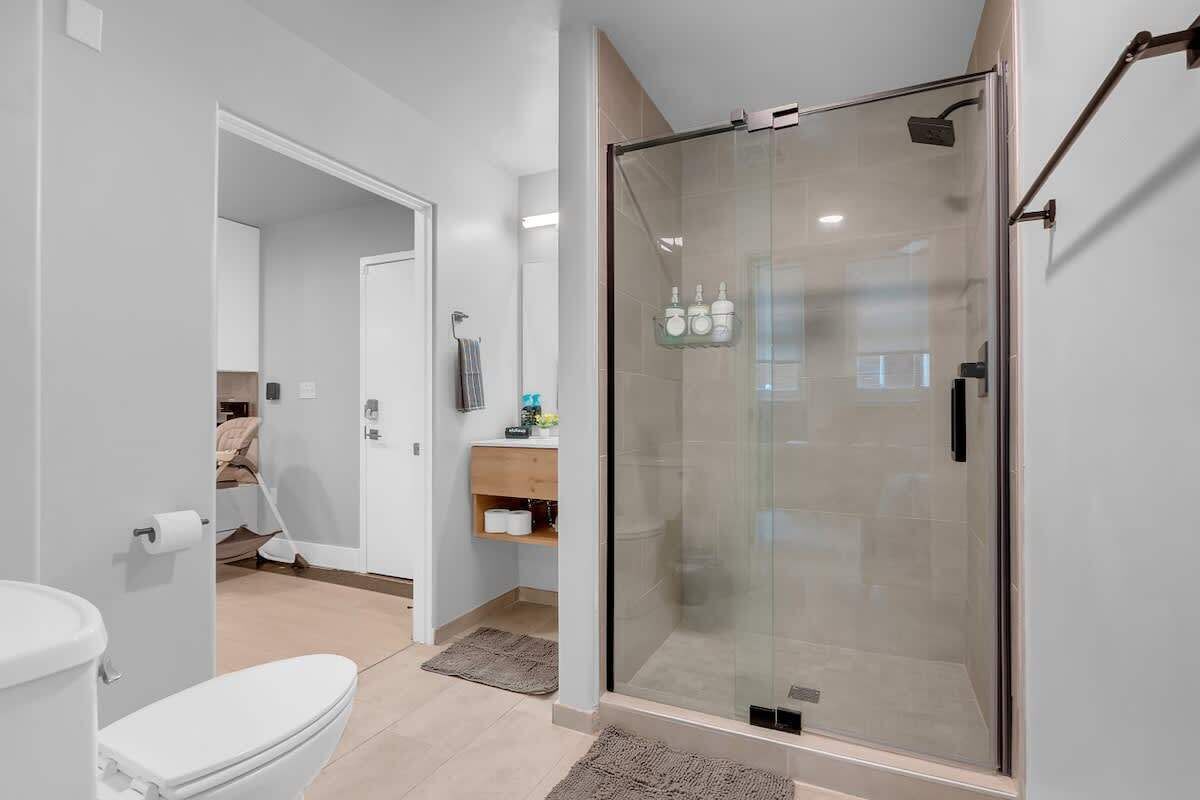 Shower, hair dryer, shampoo