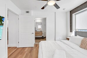 2 bedrooms, desk, iron/ironing board, WiFi