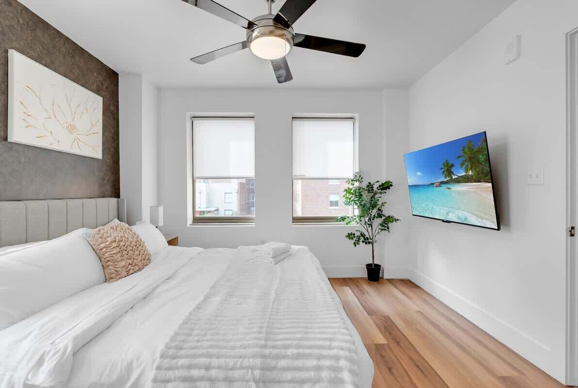 2 bedrooms, iron/ironing board, WiFi, bed sheets