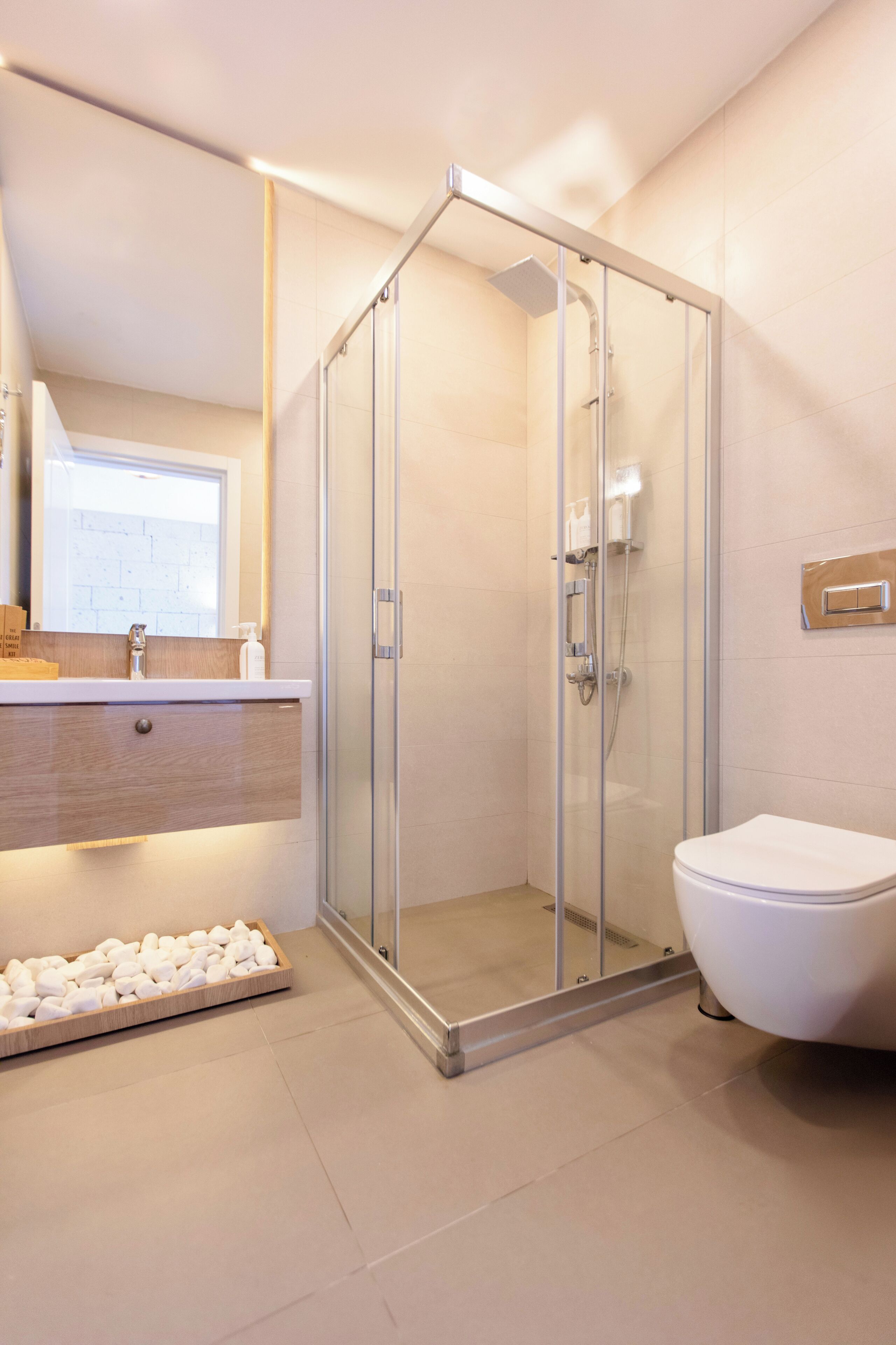 Camera Deluxe, bagno privato, lato giardino | Bagno | Vasca e doccia separate, set di cortesia gratuito, asciugacapelli