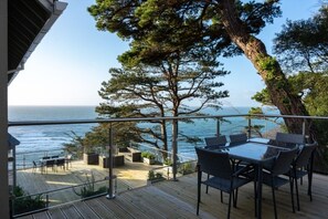 Outdoor dining - Ocean Penthouse (Lynmouth)