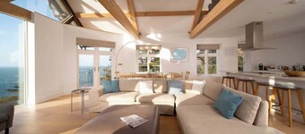 Ocean Penthouse Ocean Penthouse – 3-Bed Sea View Penthouse Apartment at Tors Park
