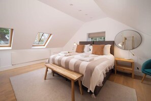 3 bedrooms, iron/ironing board, travel cot, WiFi - Ocean Penthouse Ocean Penthouse – 3-Bed Sea View Penthouse Apartment at Tors Park (Lynmouth)
