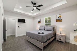 2 bedrooms, iron/ironing board, internet, bed sheets