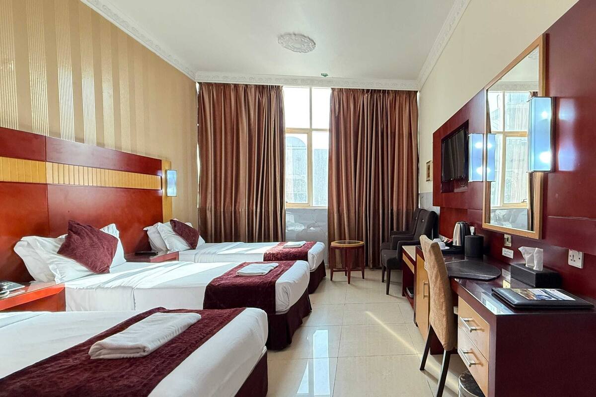 Executive Suite | Premium bedding, minibar, desk, free WiFi