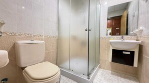 Bathroom - Phoenix Retreat Deira By Dancenter (Dubai)