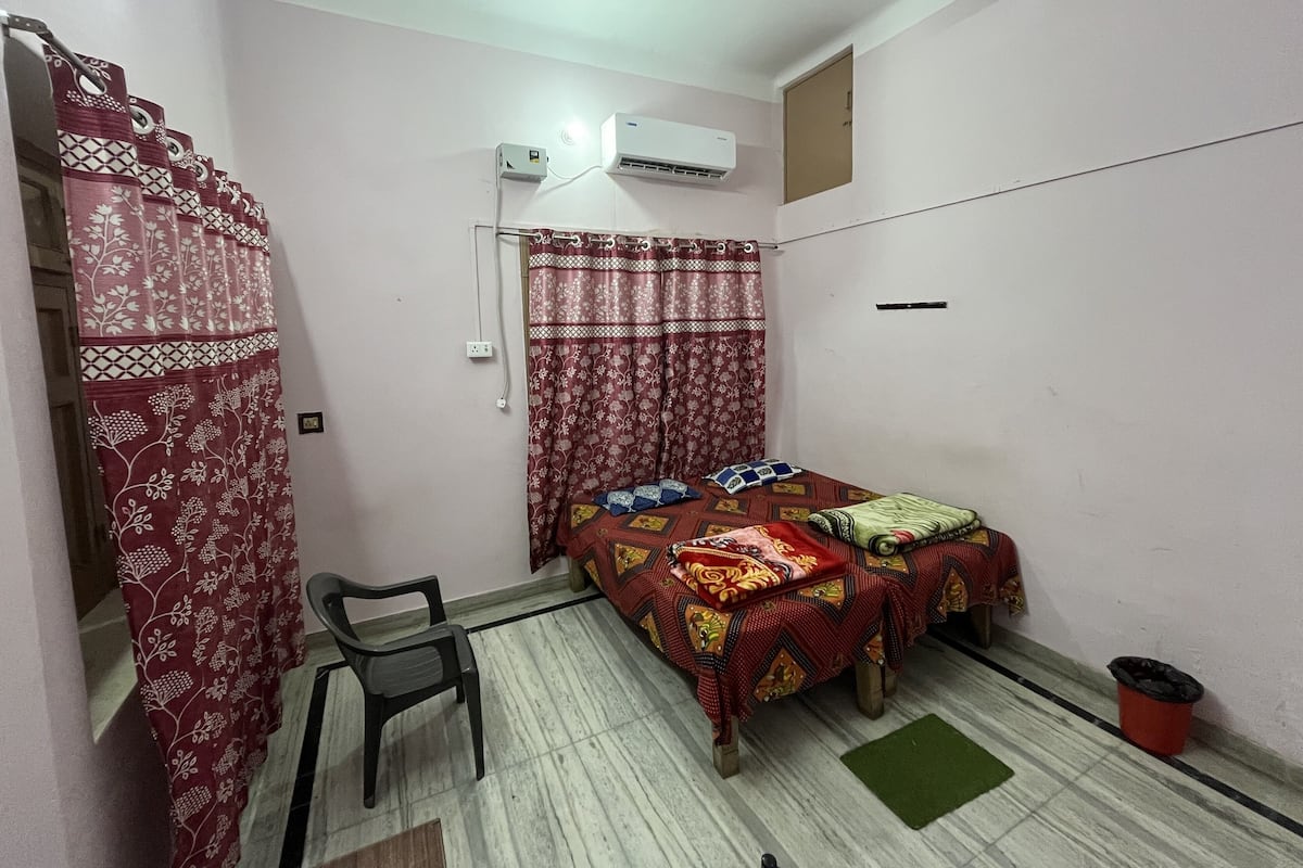 Standard-Doppelzimmer, 1 Doppelbett, Stadtblick (With Detached Washroom)