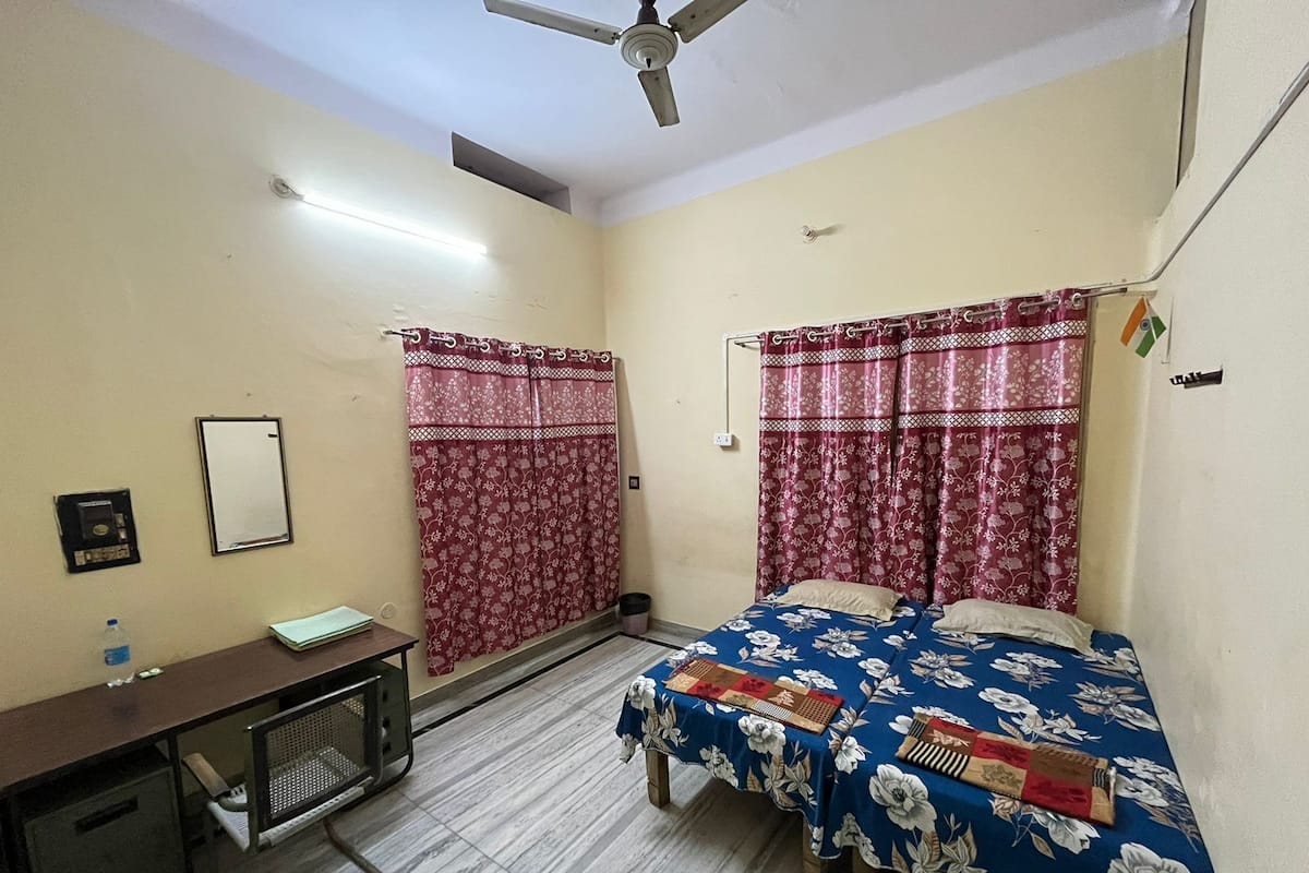 Standard Double Room, 1 Double Bed, City View | Desk, laptop workspace, free WiFi, bed sheets
