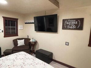 1 slaapkamer, een strijkplank/strijkijzer, wifi, beddengoed