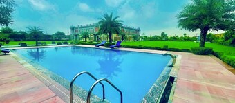 Elegance Resort