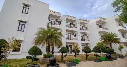 Elegance Resort