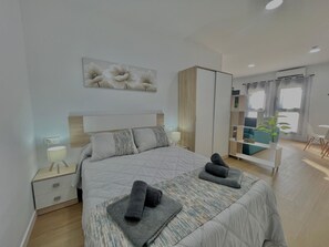 1 chambre, fer et planche à repasser, Wi-Fi gratuit, draps fournis