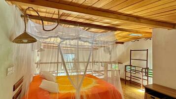 Deluxe Cottage, Patio, Garden View | In-room safe, free WiFi