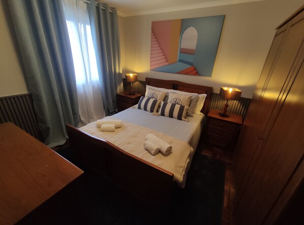 2 bedrooms, WiFi, bed sheets