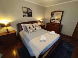 2 bedrooms, WiFi, bed sheets - Blue Almance - T2 Apartment (São João)