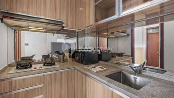 Apartment, 2 Bedrooms, City View | Private kitchen | Full-sized fridge, microwave, stovetop, rice cooker