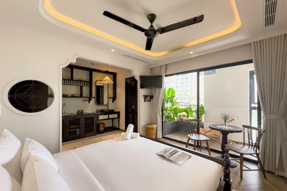 Superior studio, balkon | Een bureau, gratis wifi