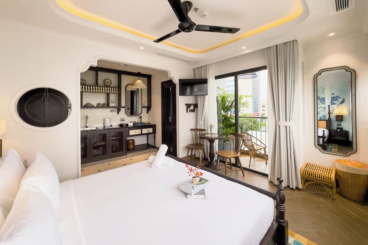 Quarto casal luxo, vista para o rio | Escrivaninha, Wi-Fi de cortesia