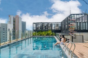 Outdoor pool - Tropical Dorm Hostel Da Nang by Haviland (Hai Chau)