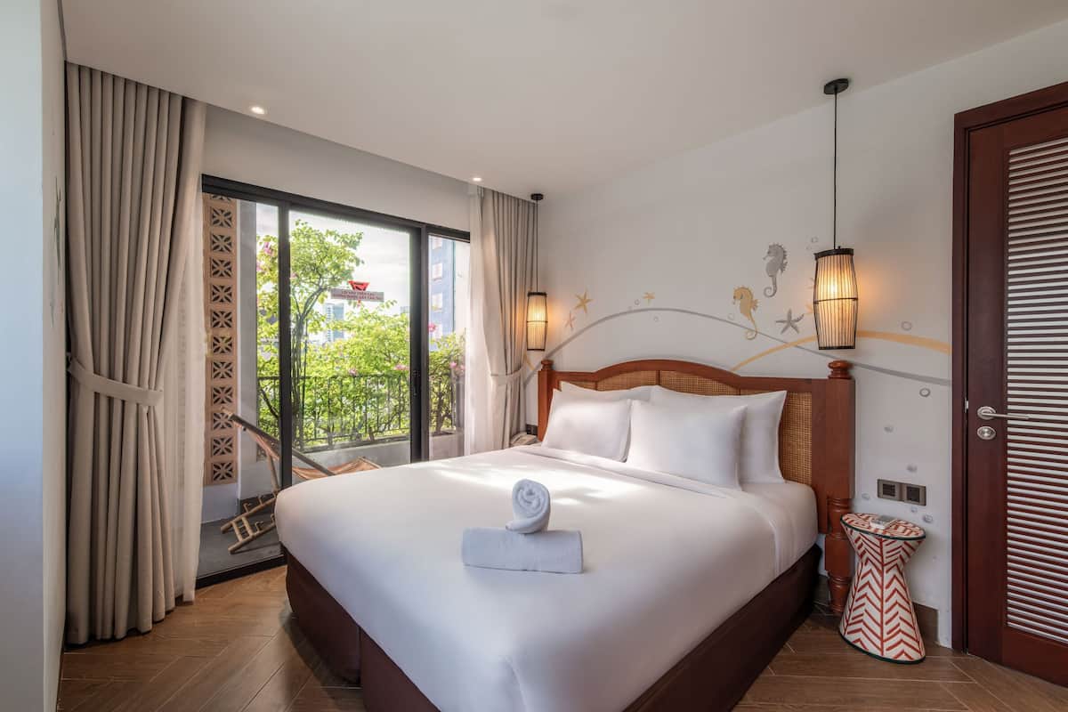 Familienapartment, Stadtblick | Schreibtisch, kostenloses WLAN