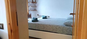 1 Schlafzimmer, Bügeleisen/Bügelbrett, Bettwäsche