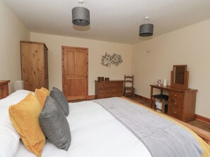 2 عدّة غرف نوم وبديكورات فريدة لكل غرفة  وطراز فريد لكل وحدة